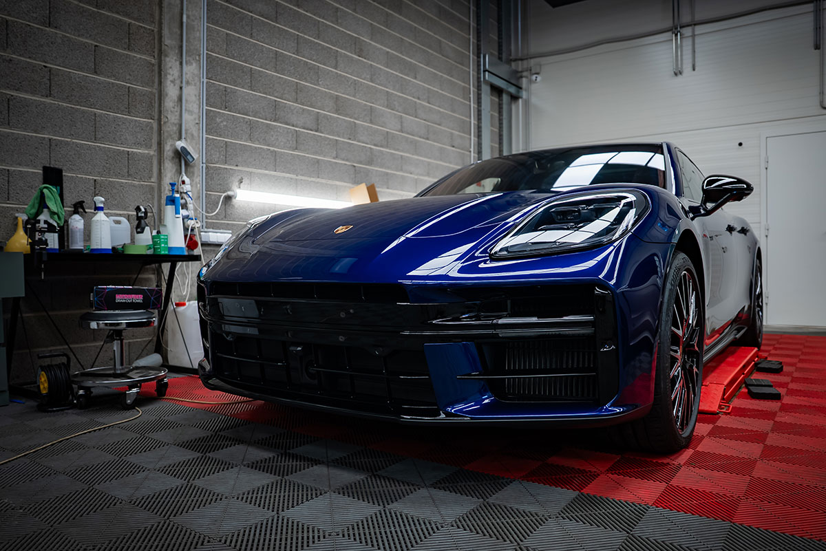 car maintenance garage